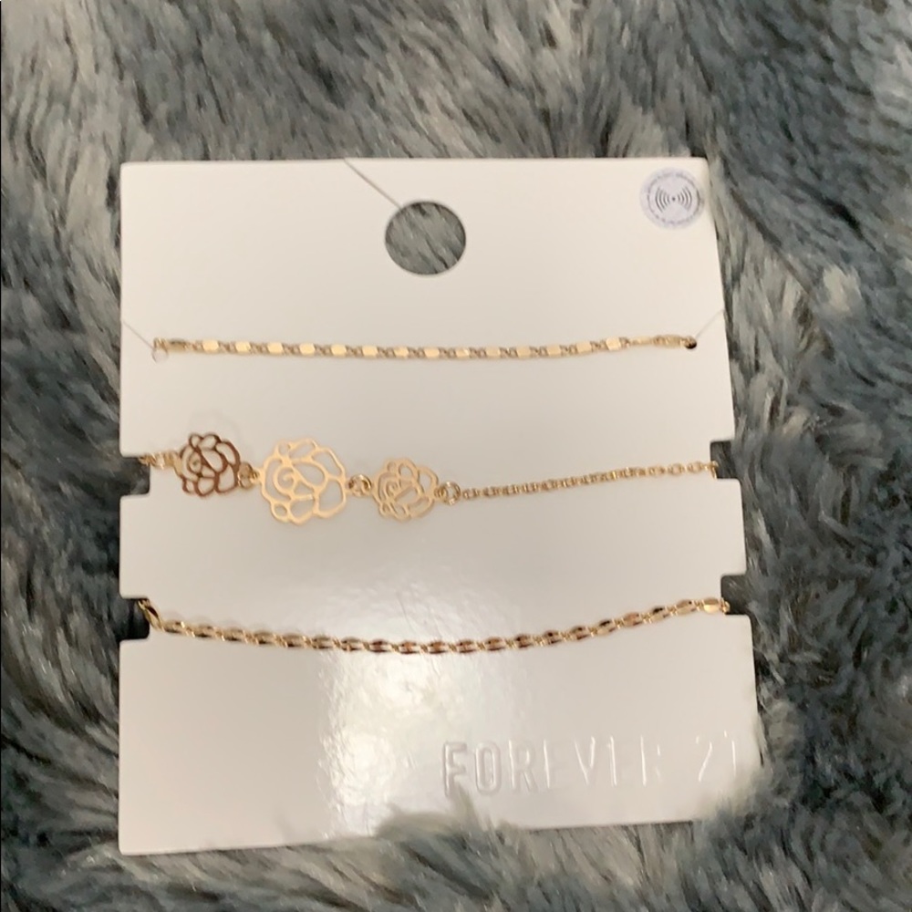 Forever 21 Flower Bracelet Set